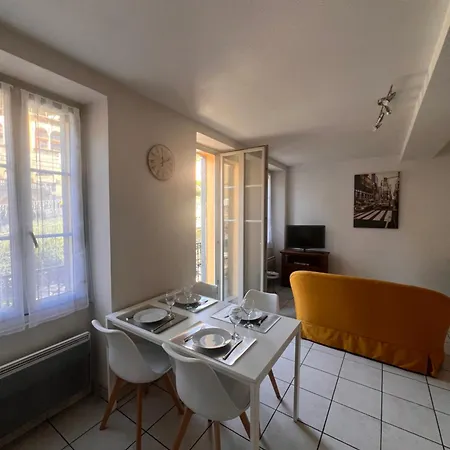 3 Pieces, A Pied Et Equipe, Avec Balcon Et Machines A Laver, Parking Offert Et Bus Direct Aeroport De Apartment Grasse