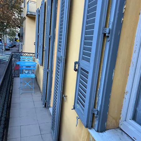 3 Pieces, A Pied Et Equipe, Avec Balcon Et Machines A Laver, Parking Offert Et Bus Direct Aeroport De Grasse